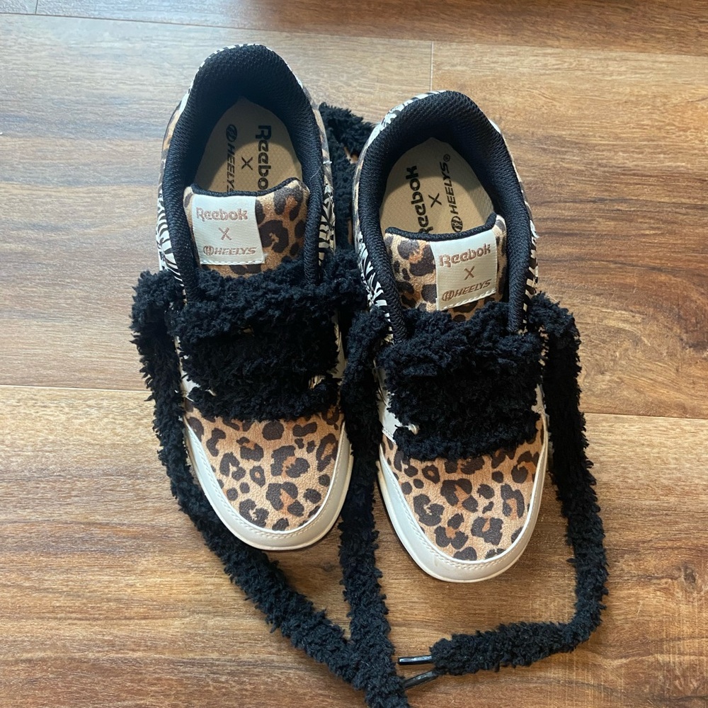 Heelys Kids Sneakers with Leopard and Black Fur